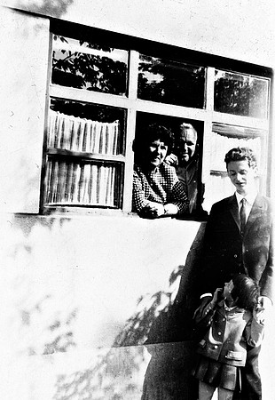 Britka Grandparents and cousin Gabriel and unknown girl