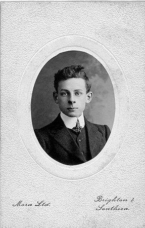 Cyril Parkhurst - Year 1900 in Ipswich at 16 years, 8 months