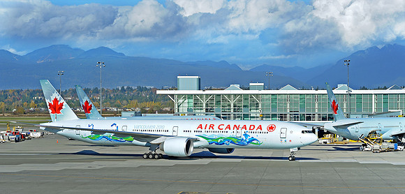 b777_yvr1