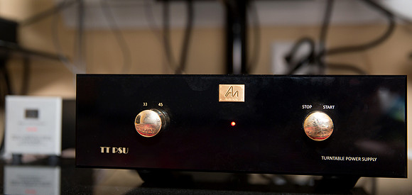 Listening Room-9009