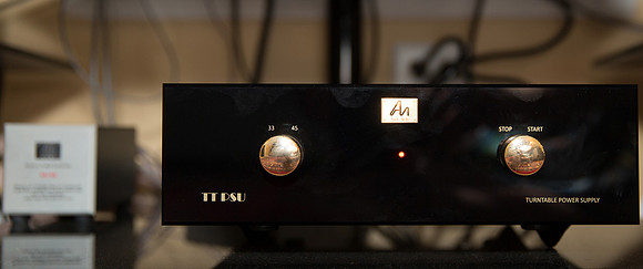 Listening Room-9008
