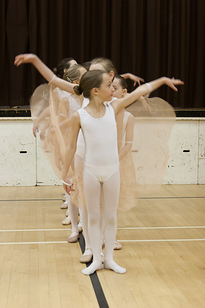 Querin Ballet - Hall's Prairie Market April 2006-0046