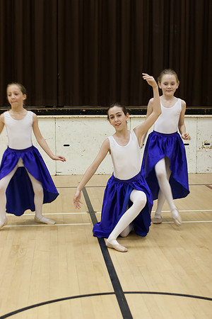 Querin Ballet - Hall's Prairie Market April 2006-0053
