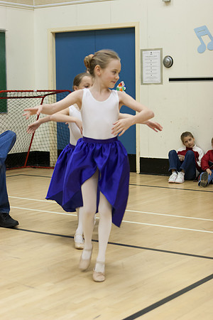 Querin Ballet - Hall's Prairie Market April 2006-0048