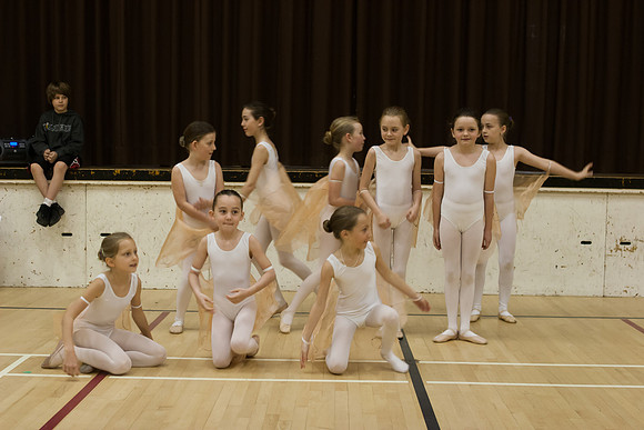 Querin Ballet - Hall's Prairie Market April 2006-0043
