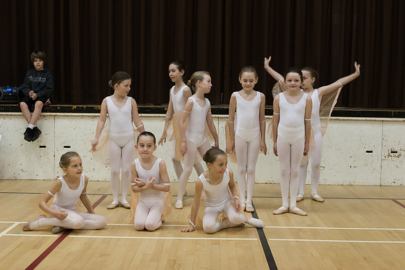 Querin Ballet - Hall's Prairie Market April 2006-0042