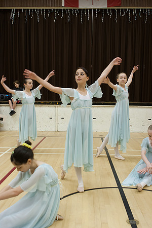 Querin Ballet - Hall's Prairie Market April 2006-0061
