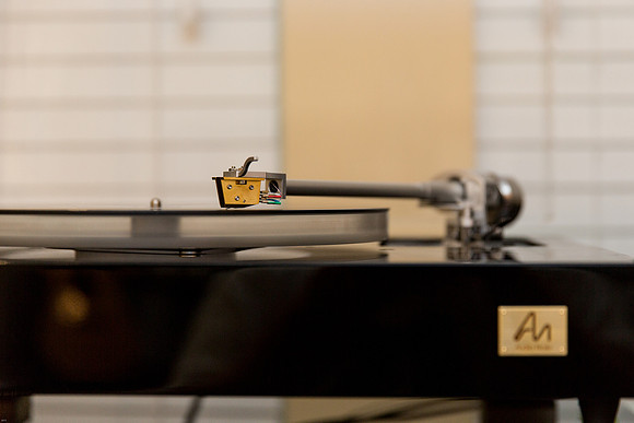 Listening Room-9032