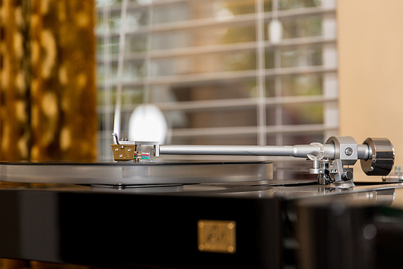 Listening Room-9015