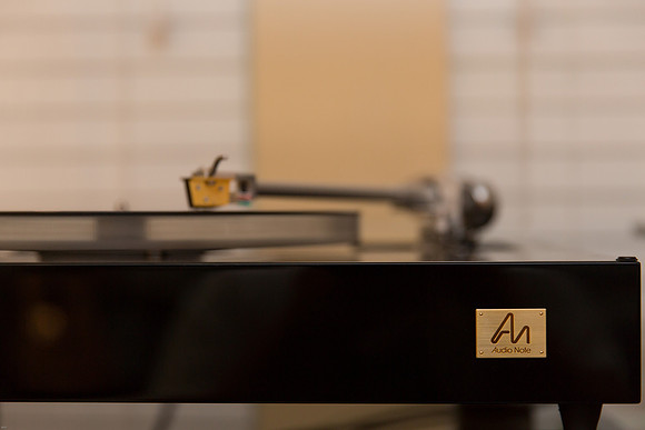 Listening Room-9030